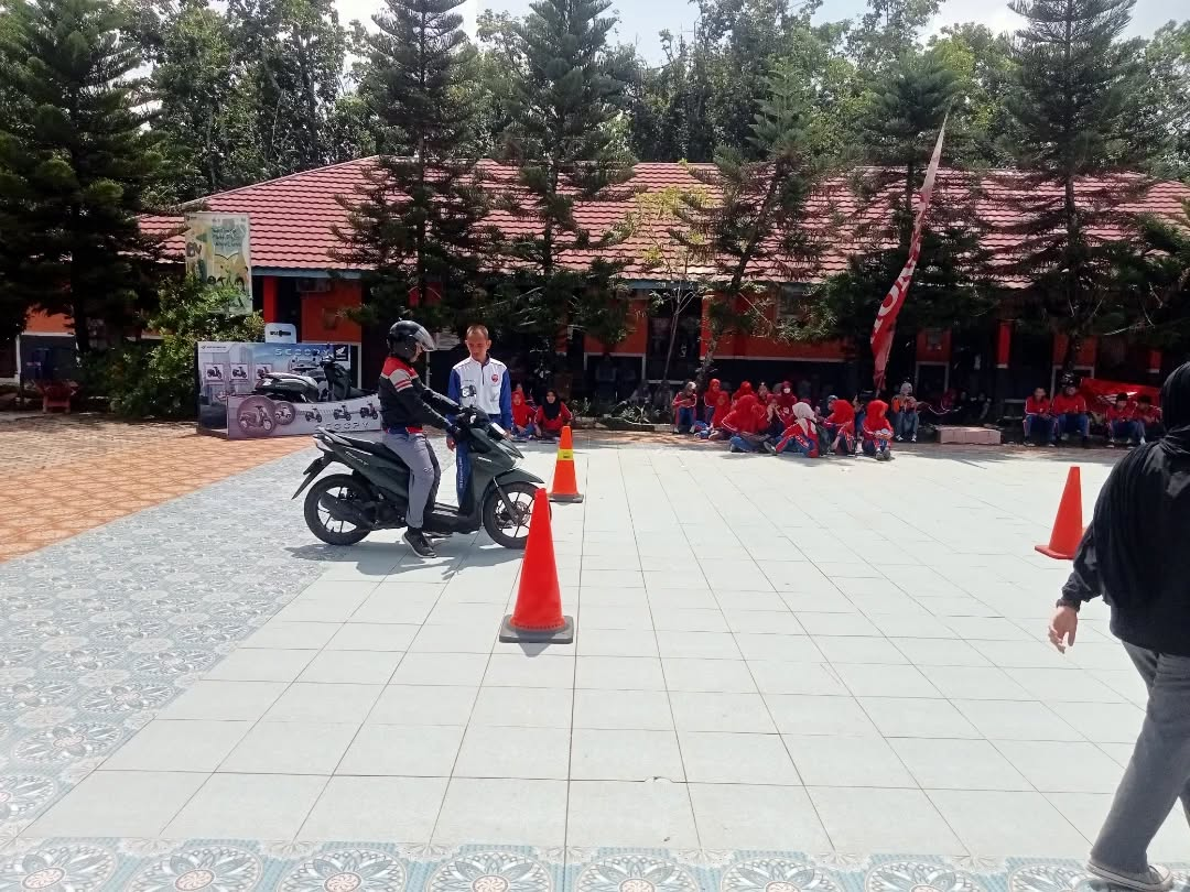 Aktivitas edukasi dan literasi keselamatan berlalu lintas
